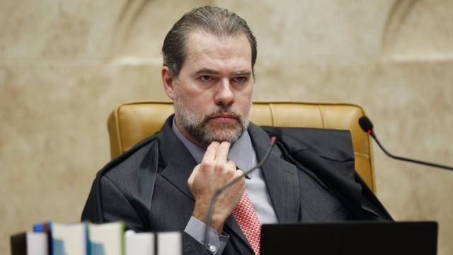 "De Guardião da Constituição a Guardião da Corrupção: STF e o Fim da Lava Jato"