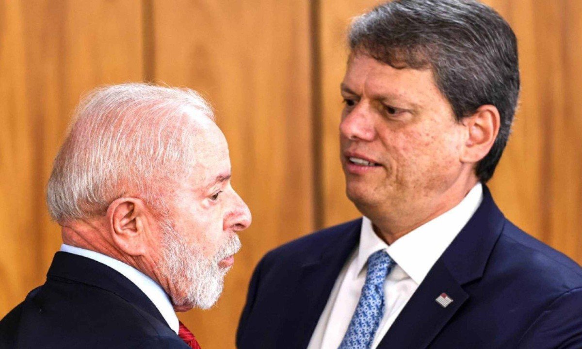 Lula vence os Bolsonaros e empata com Tarcísio no segundo turno segundo pesquisa Genial/Quaest