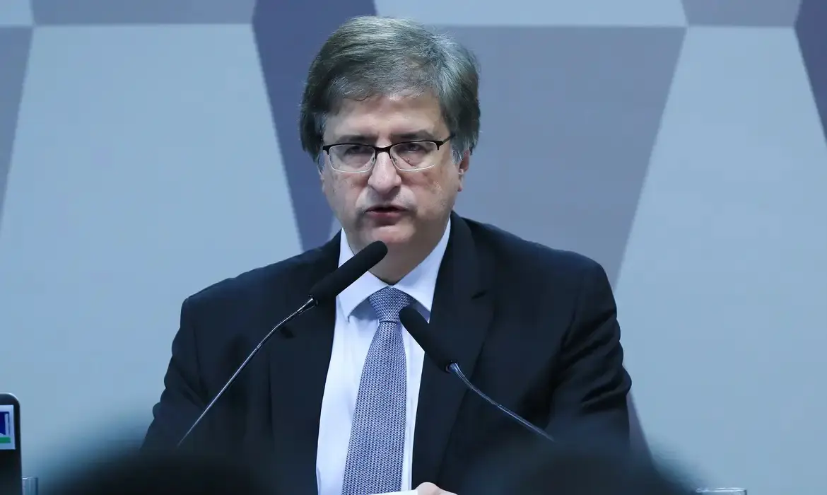 PGR arquiva investigação contra Lupi e ministro da Previdência por fraudes no INSS