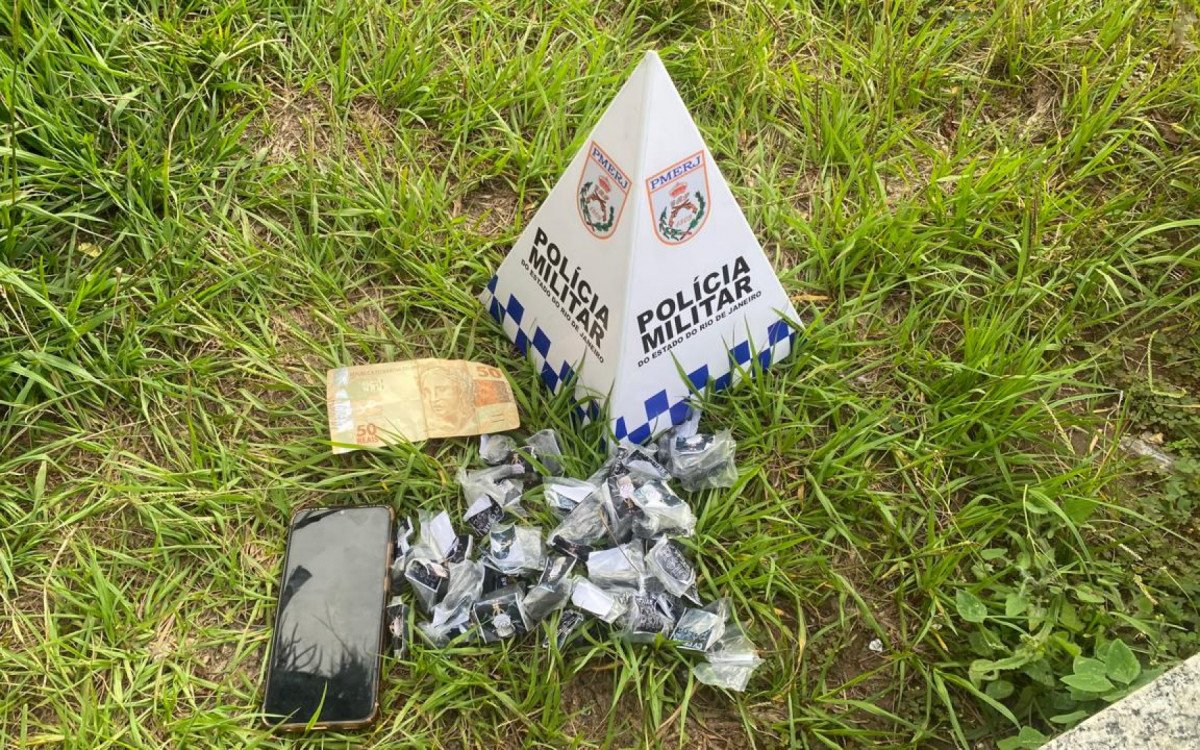 Homem é preso com mais de 40 cápsulas de cocaína no Parque Aeroporto
