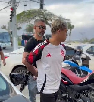 Traficante é preso após perseguição policial