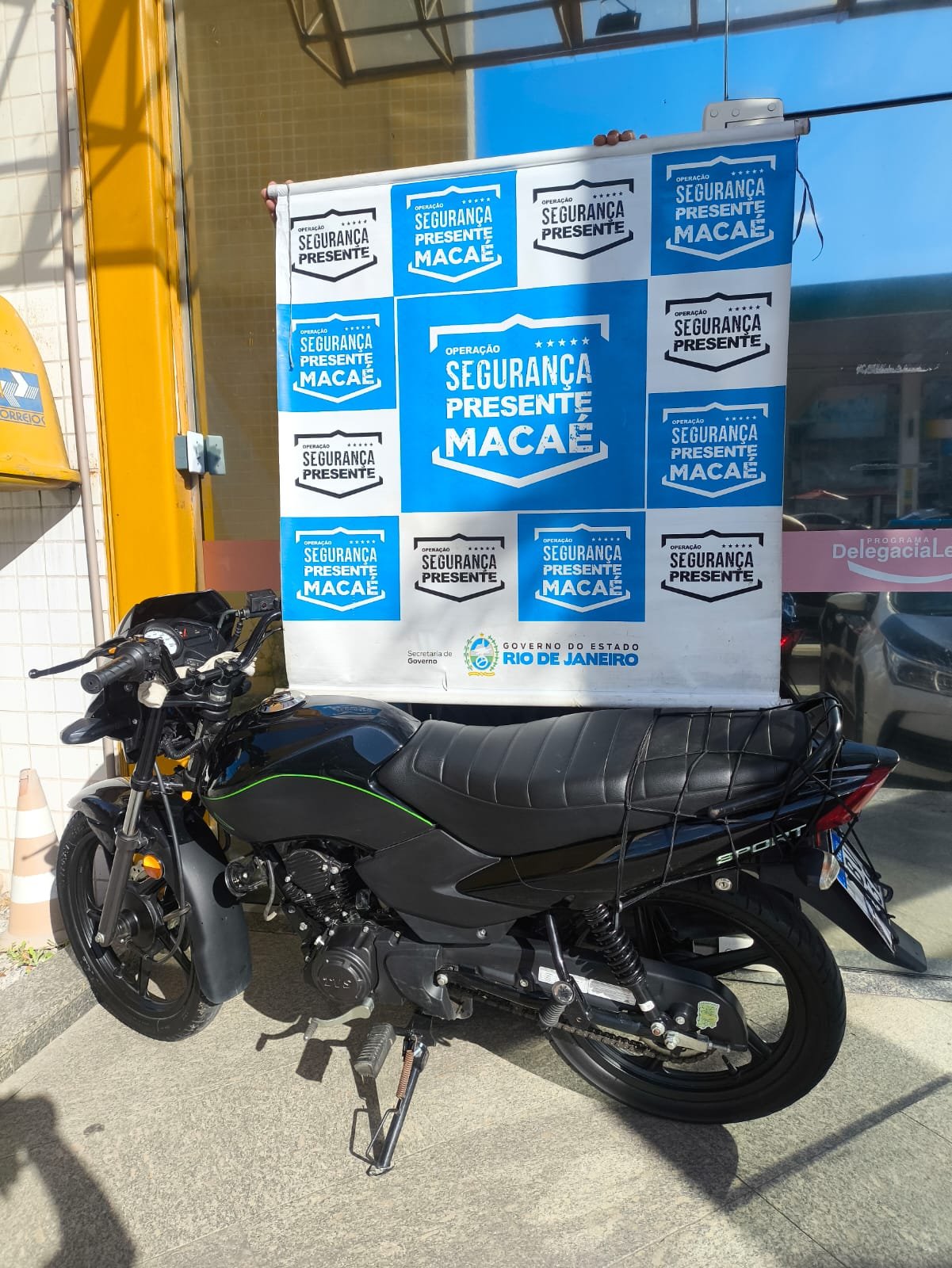 Segurança Presente de Macaé prende homem conduzindo moto com placa suprimida no Centro