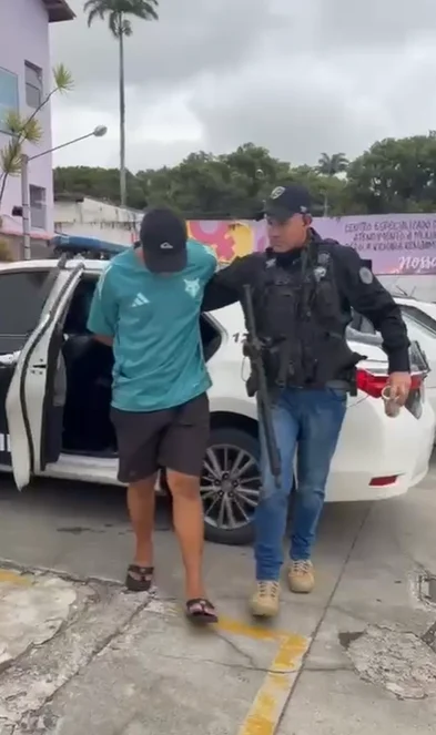 Traficante é preso pela Polícia Civil na Favela da Linha em Macaé