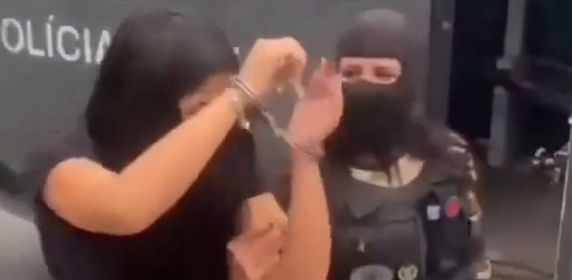 “ARLEQUINA DO CRIME” É PRESA PELA PM NO RIO DE JANEIRO