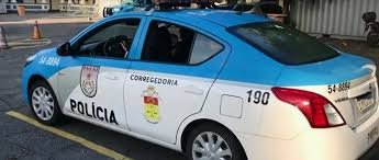 Três policiais militares são denunciados por esquema de desvio de armamentos e mercadorias no Rio