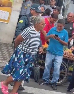 Idosa é presa após tentar furtar dinheiro de caixa no Centro de Teresina